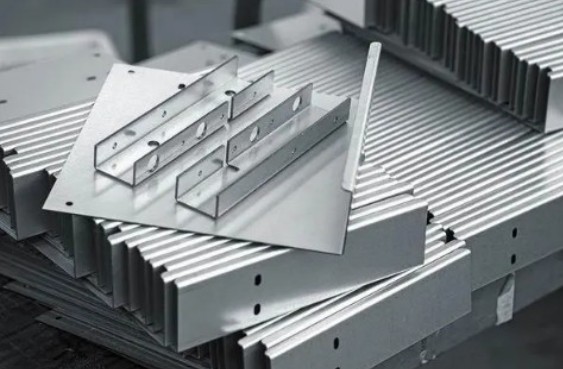 What are the critical factors influencing dimensional accuracy in rapid sheet metal fabrication?